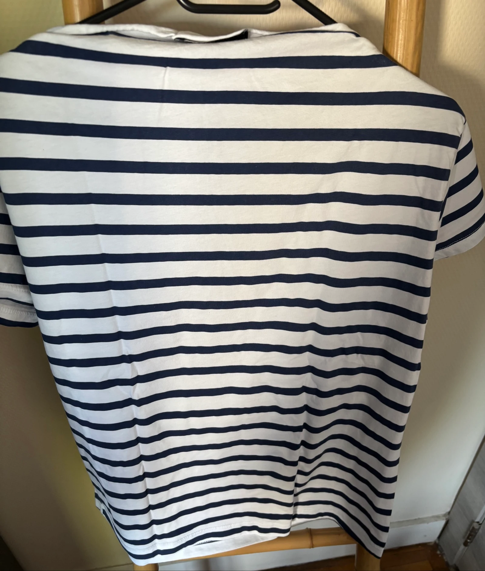 🌸 Striped T-Shirt - Size XL – photo 3